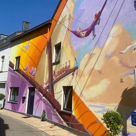 Le De Giulia アパート ディナン